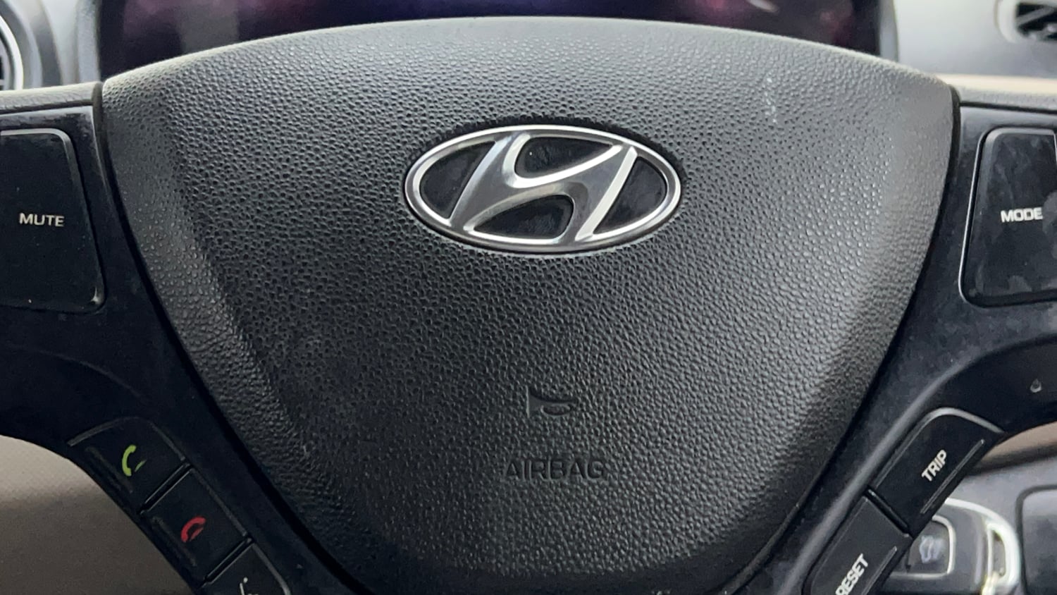 Used 2018 Hyundai Xcent SX Petrol Manual top_features Airbags