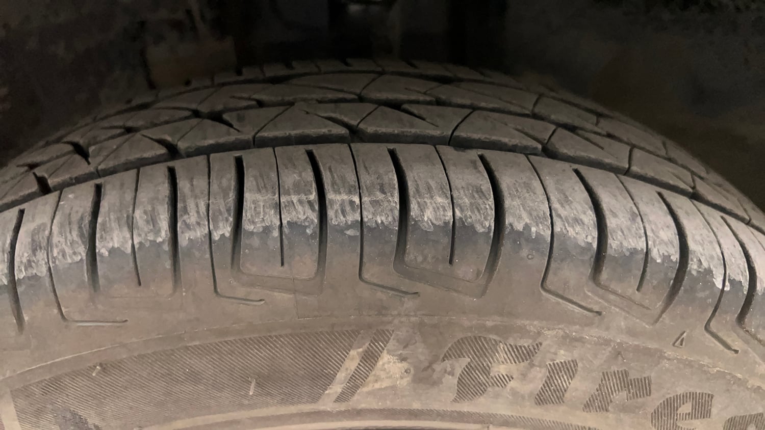 Used 2018 Renault Kwid CLIMBER 1.0 Petrol Manual tyres LEFT FRONT TYRE TREAD VIEW