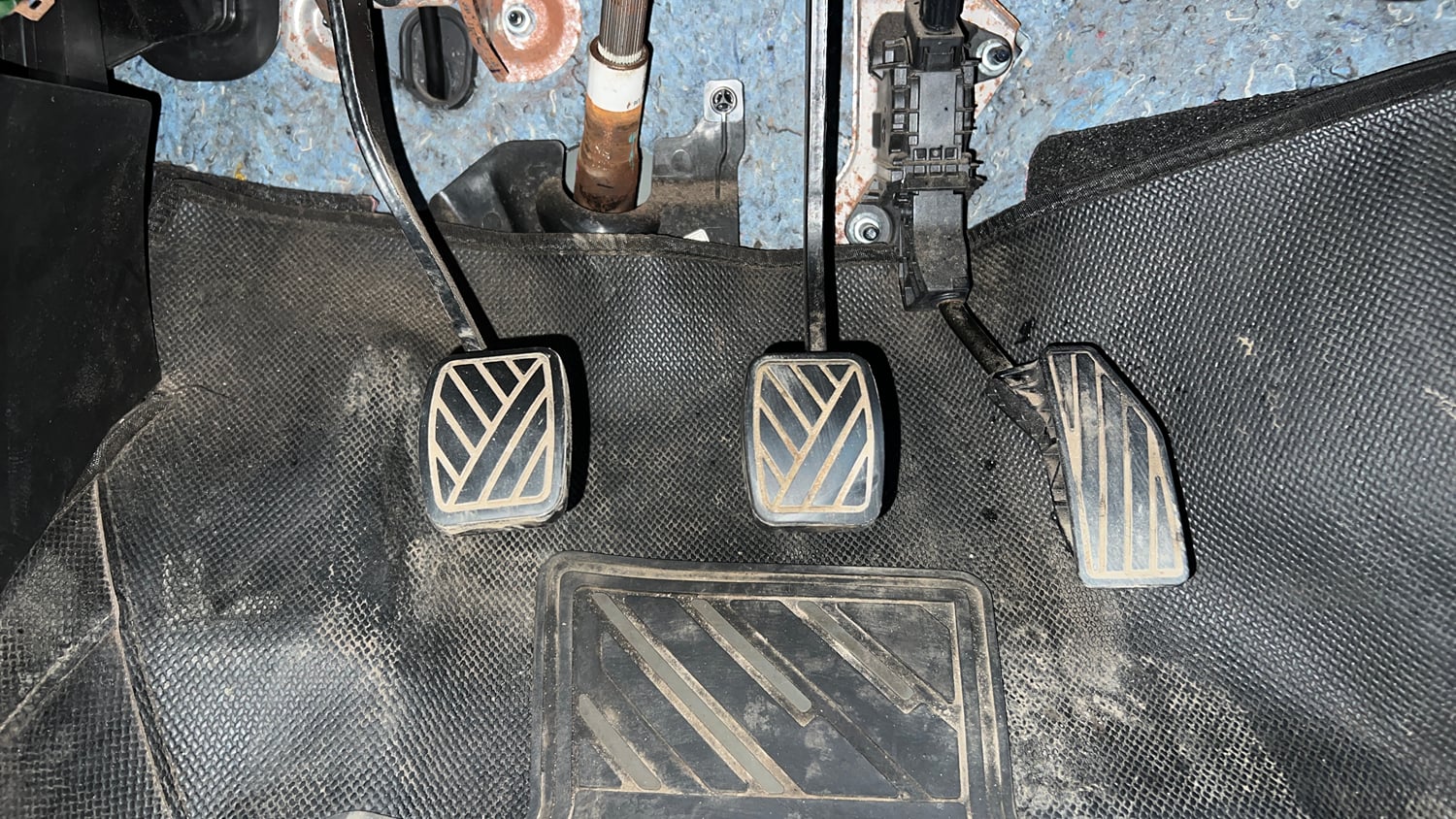 Used 2019 Maruti Suzuki Swift VXi Petrol Manual interior PEDALS VIEW