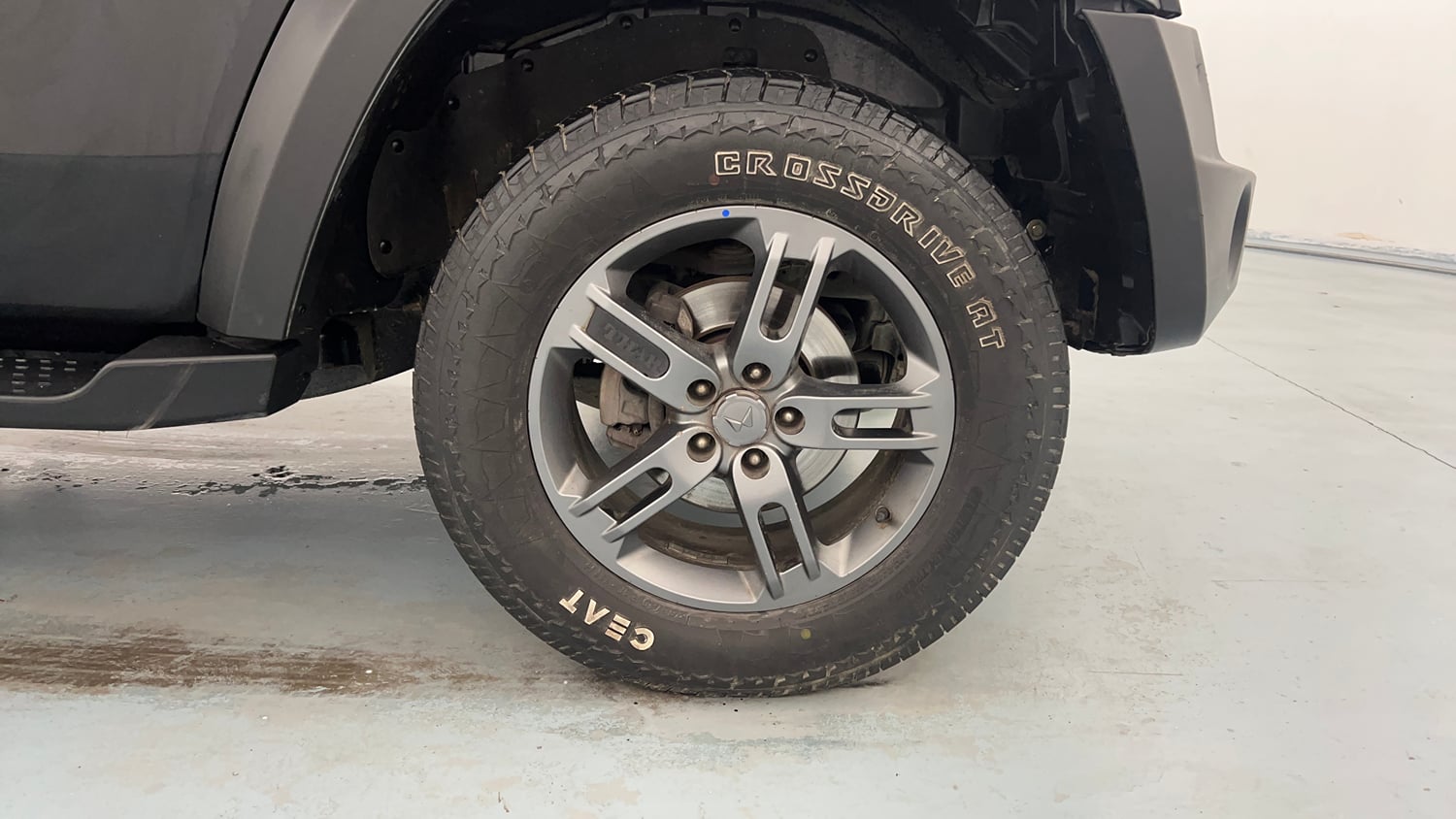 Used 2023 Mahindra Thar LX Hard Top Petrol AT RWD Petrol Automatic tyres RIGHT FRONT TYRE RIM VIEW