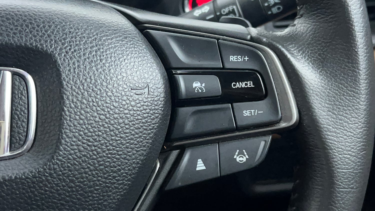 Used 2024 Honda Elevate ZX CVT Petrol Automatic top_features Cruise control