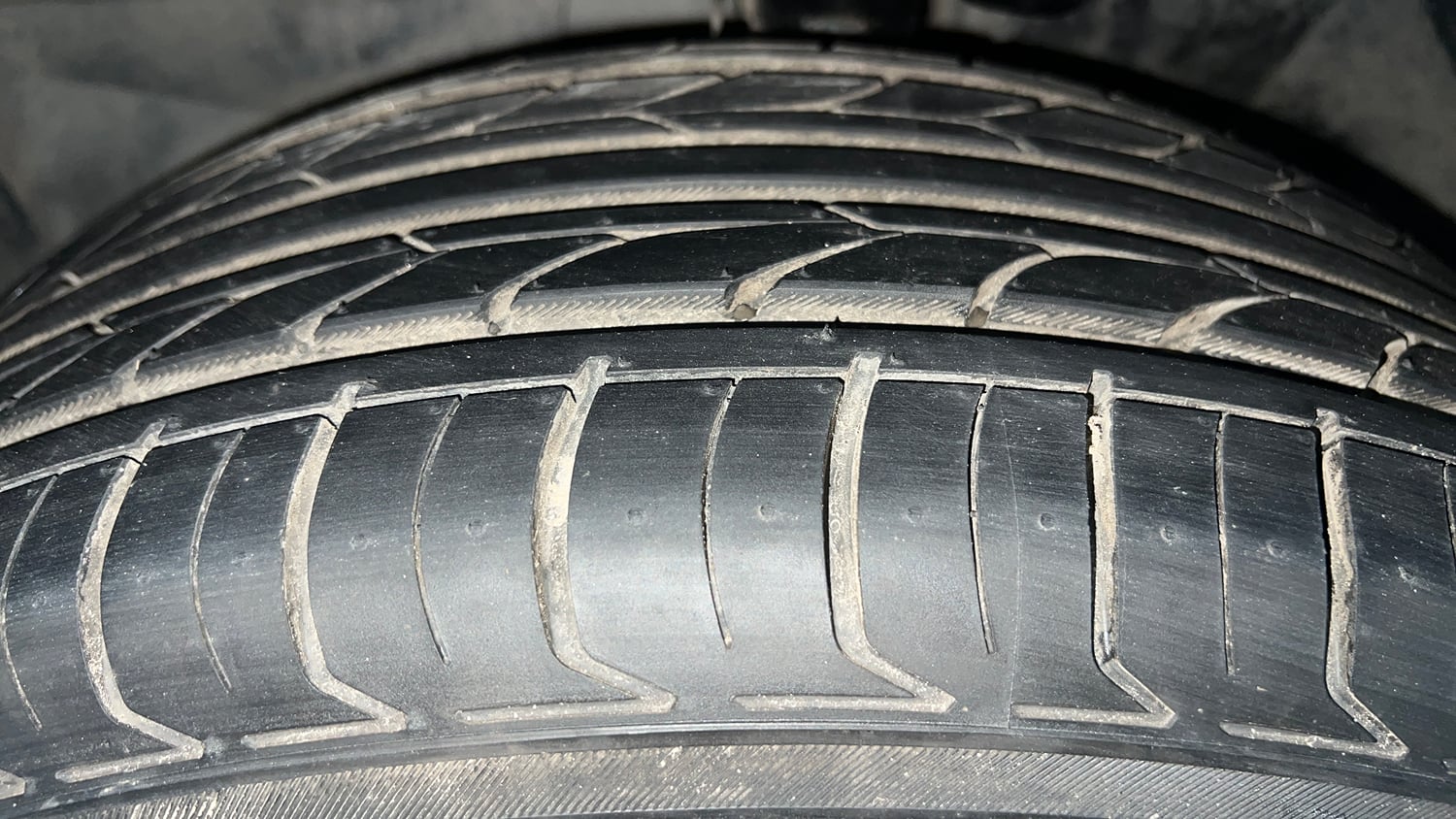Used 2022 Jeep Compass Sport 1.4 Petrol Petrol Manual tyres LEFT FRONT TYRE TREAD VIEW