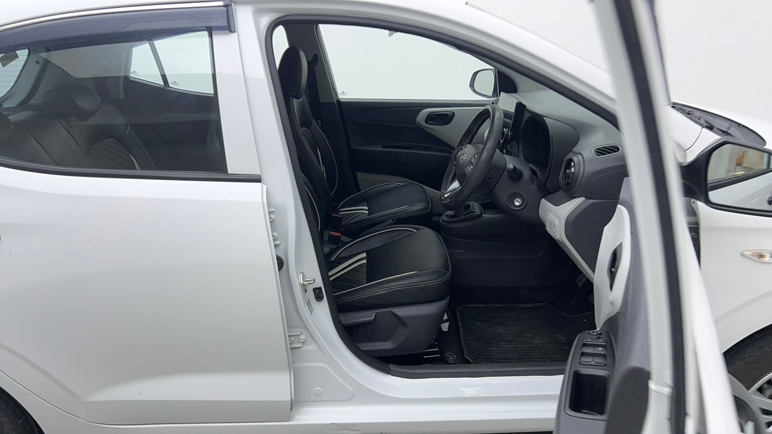Used 2026 Hyundai Grand i10 Nios Sportz 1.2 Hy-CNG Duo Cng Manual interior RIGHT SIDE FRONT DOOR CABIN VIEW
