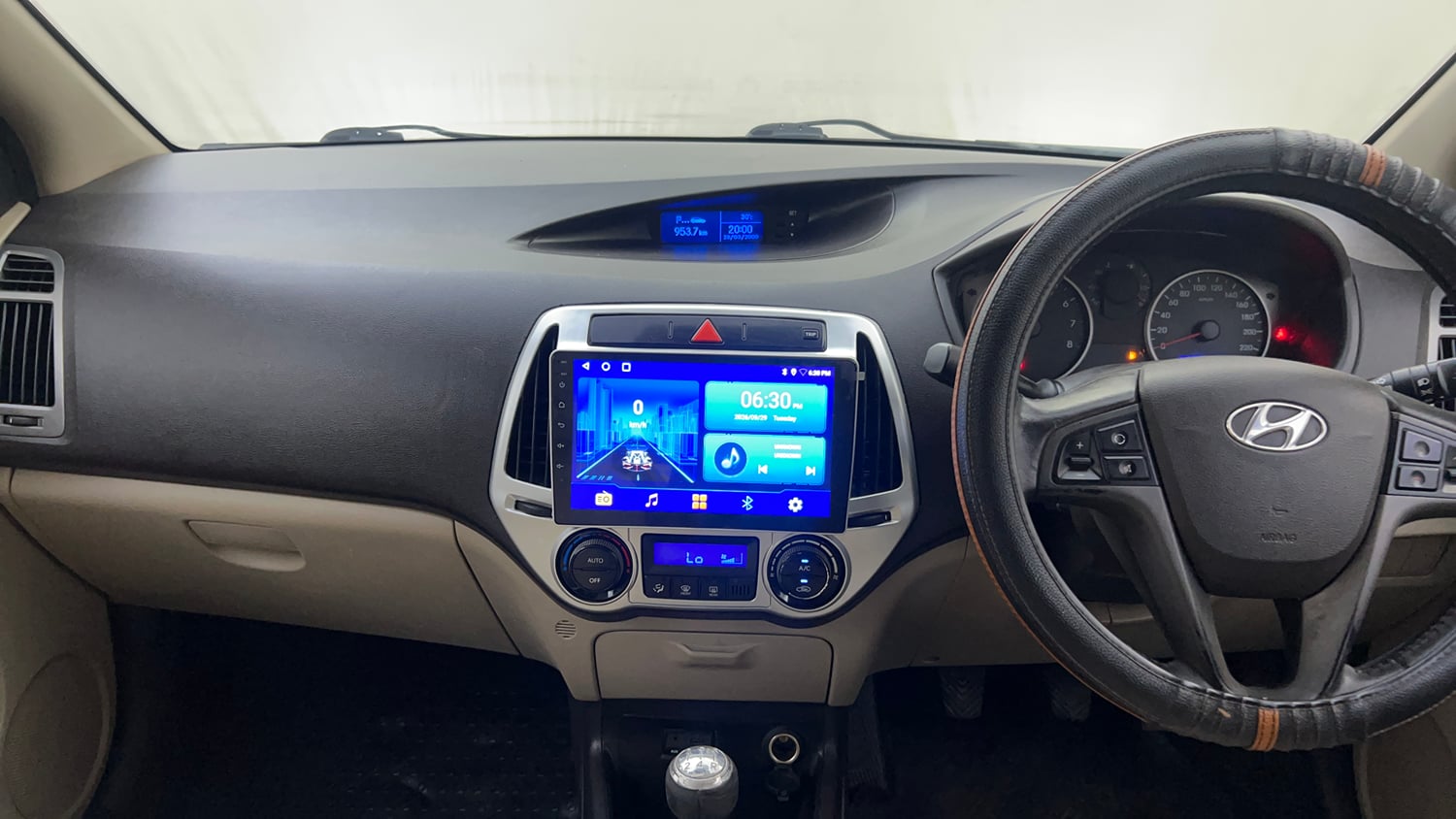 Used 2014 Hyundai i20 Sportz 1.2 Petrol Manual interior MUSIC SYSTEM & AC CONTROL VIEW