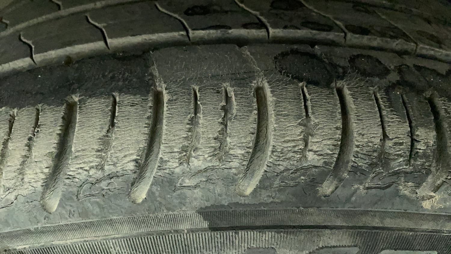 Used 2020 Tata Altroz XT Petrol Petrol Manual tyres LEFT FRONT TYRE TREAD VIEW