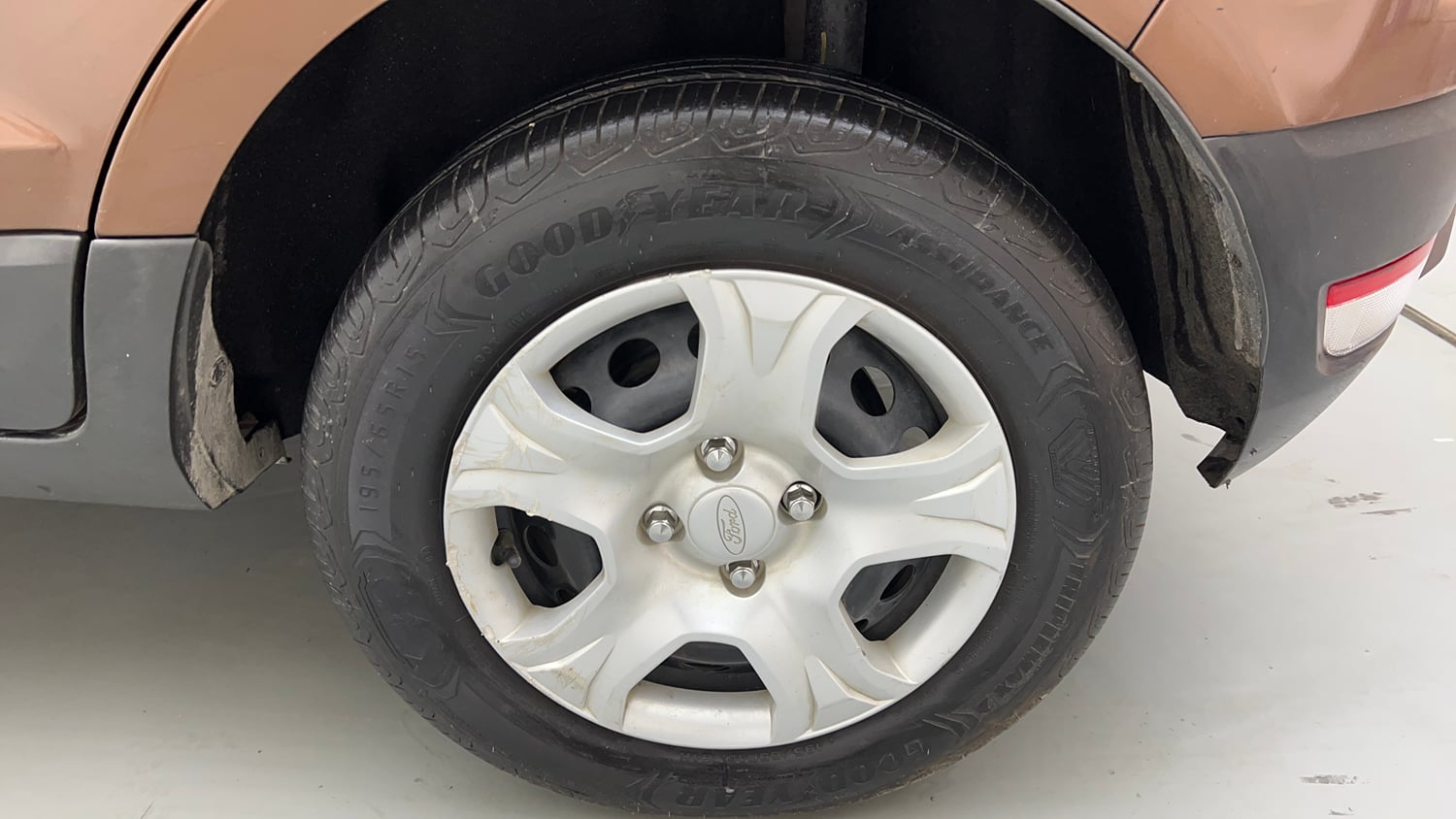 Used 2017 Ford EcoSport Trend 1.5L Ti-VCT Petrol Manual tyres LEFT REAR TYRE RIM VIEW