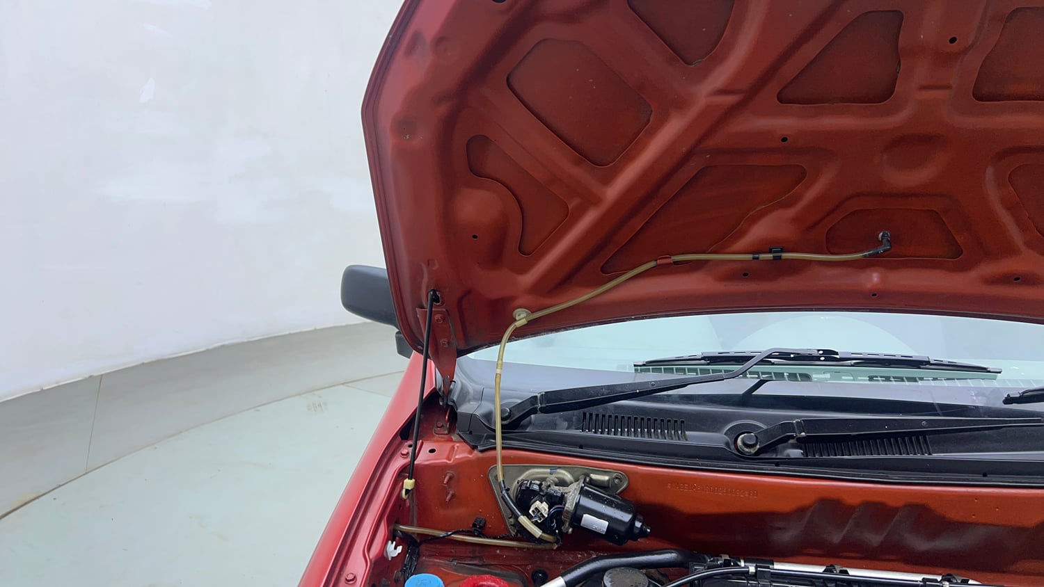 Used 2013 Maruti Suzuki Alto 800 Lx Petrol Manual engine ENGINE RIGHT SIDE HINGE & APRON VIEW