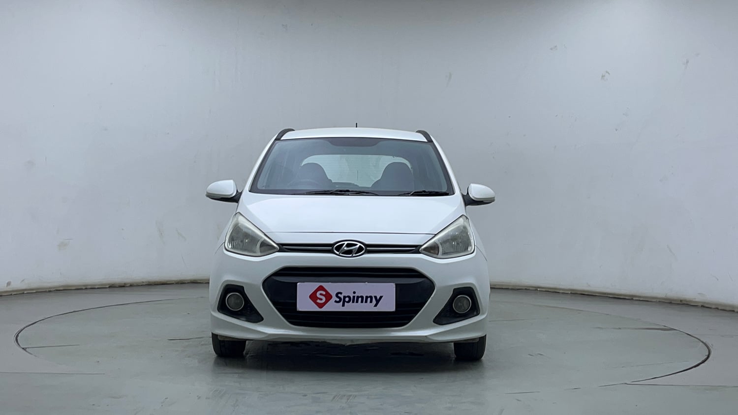 Used 2015 Hyundai Grand i10 Asta 1.1 CRDi Diesel Manual exterior FRONT VIEW