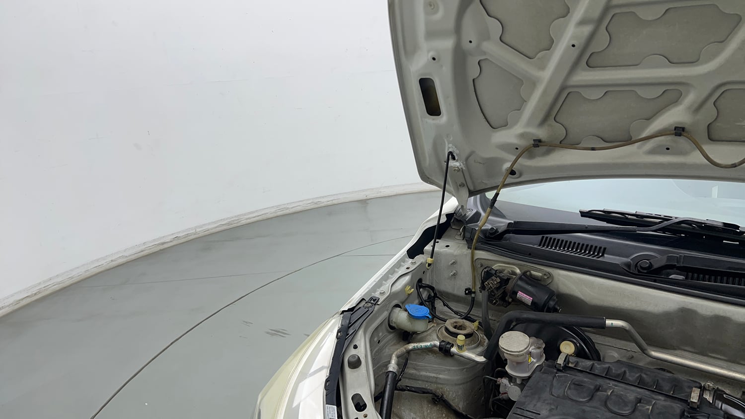 Used 2016 Maruti Suzuki Alto K10 VXi (O) Petrol Manual engine ENGINE RIGHT SIDE HINGE & APRON VIEW