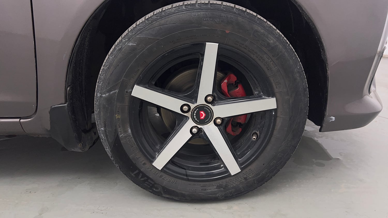 Used 2016 Honda Brio S MT Petrol Manual tyres RIGHT FRONT TYRE RIM VIEW