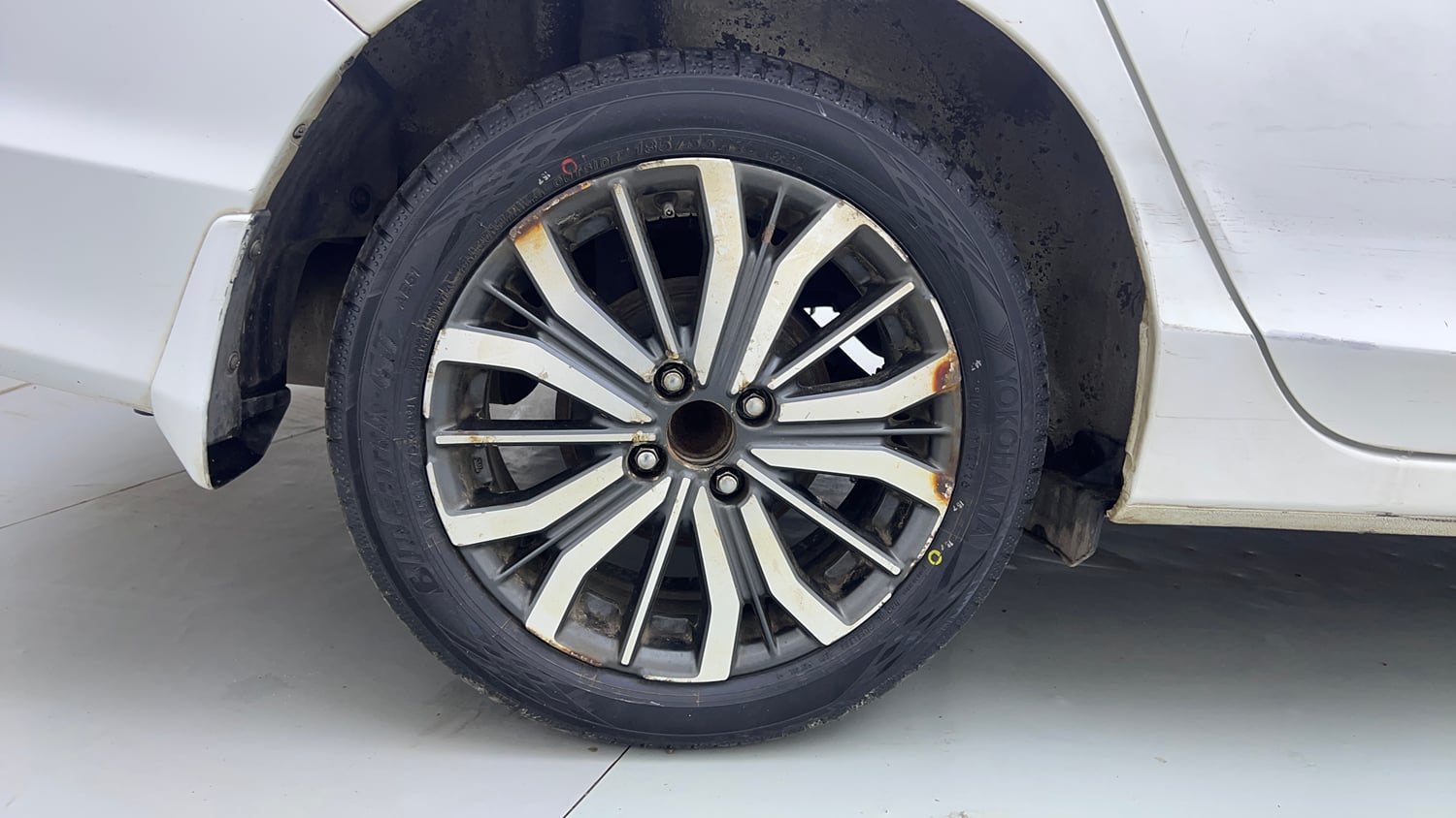 Used 2017 Honda City ZX CVT Petrol Petrol Automatic tyres RIGHT REAR TYRE RIM VIEW
