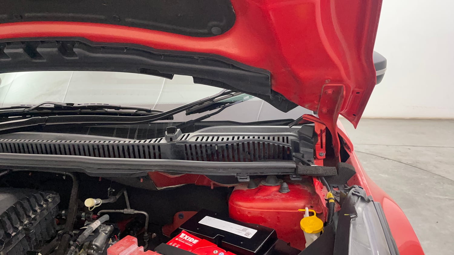 Used 2023 Tata Nexon XMA (S) Petrol Automatic engine ENGINE LEFT SIDE HINGE & APRON VIEW