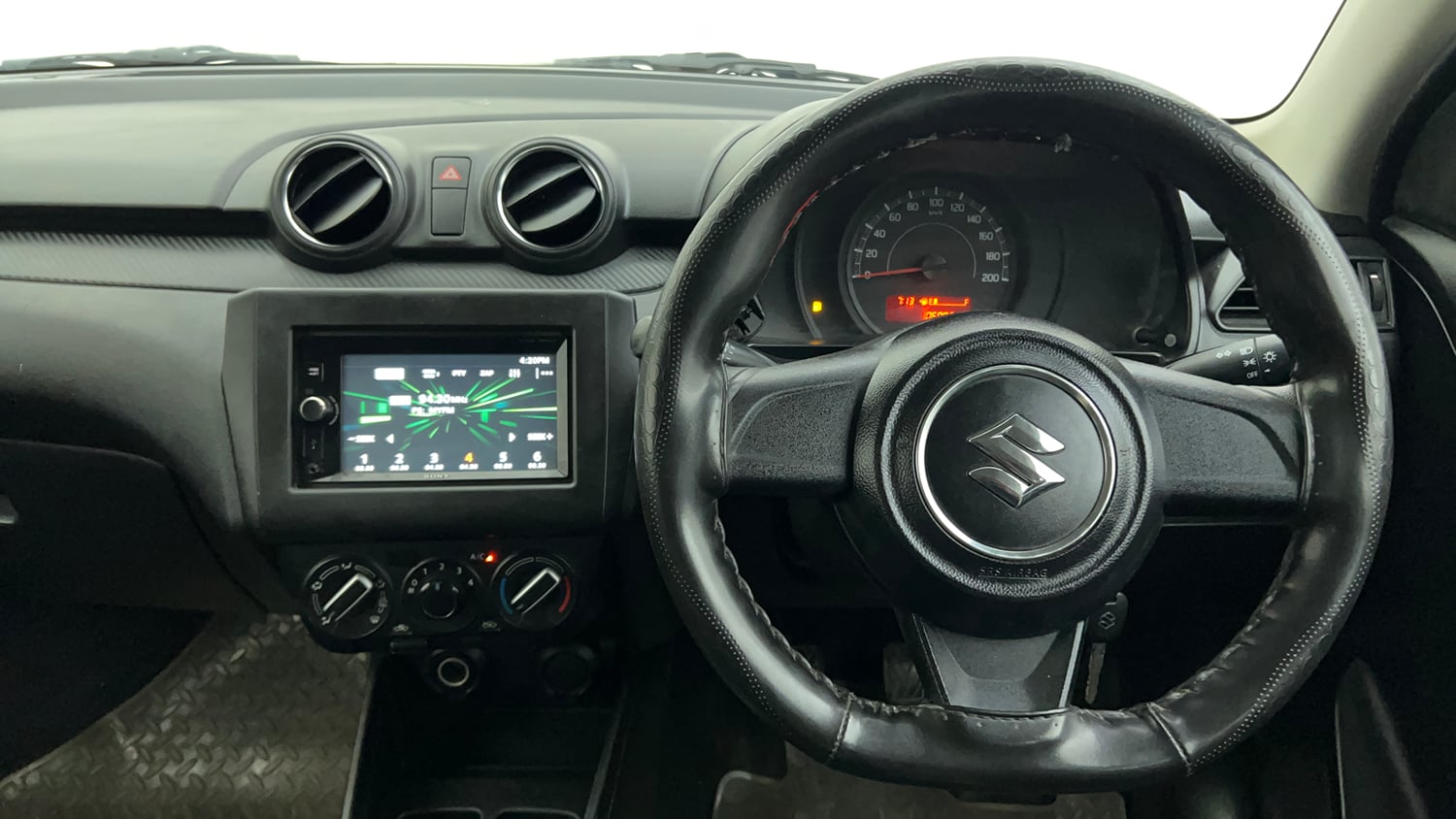 Used 2018 Maruti Suzuki Swift LXi Petrol Manual interior STEERING VIEW