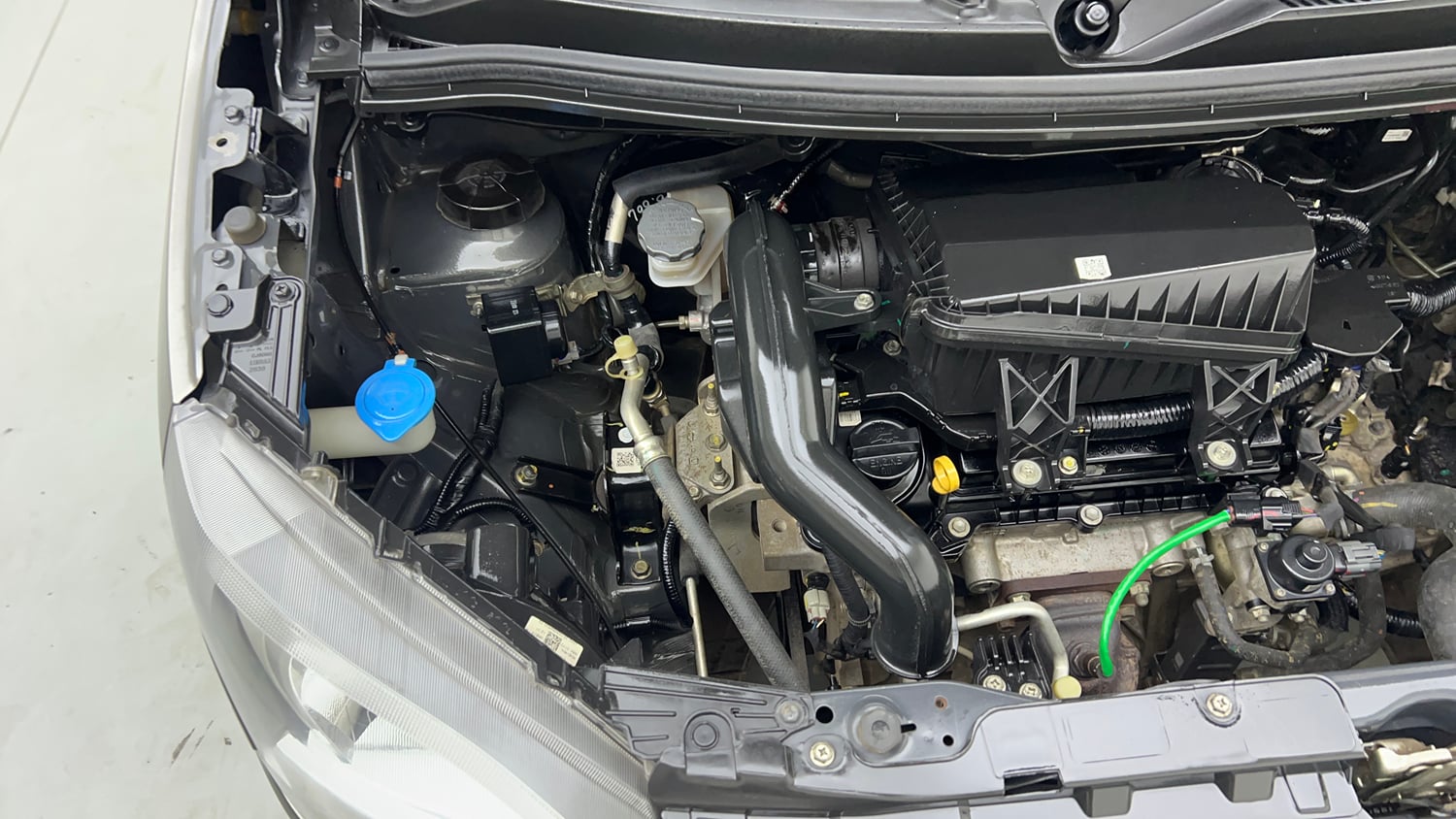 Used 2024 Maruti Suzuki Wagon R VXI 1.0 Petrol Manual engine ENGINE RIGHT SIDE VIEW
