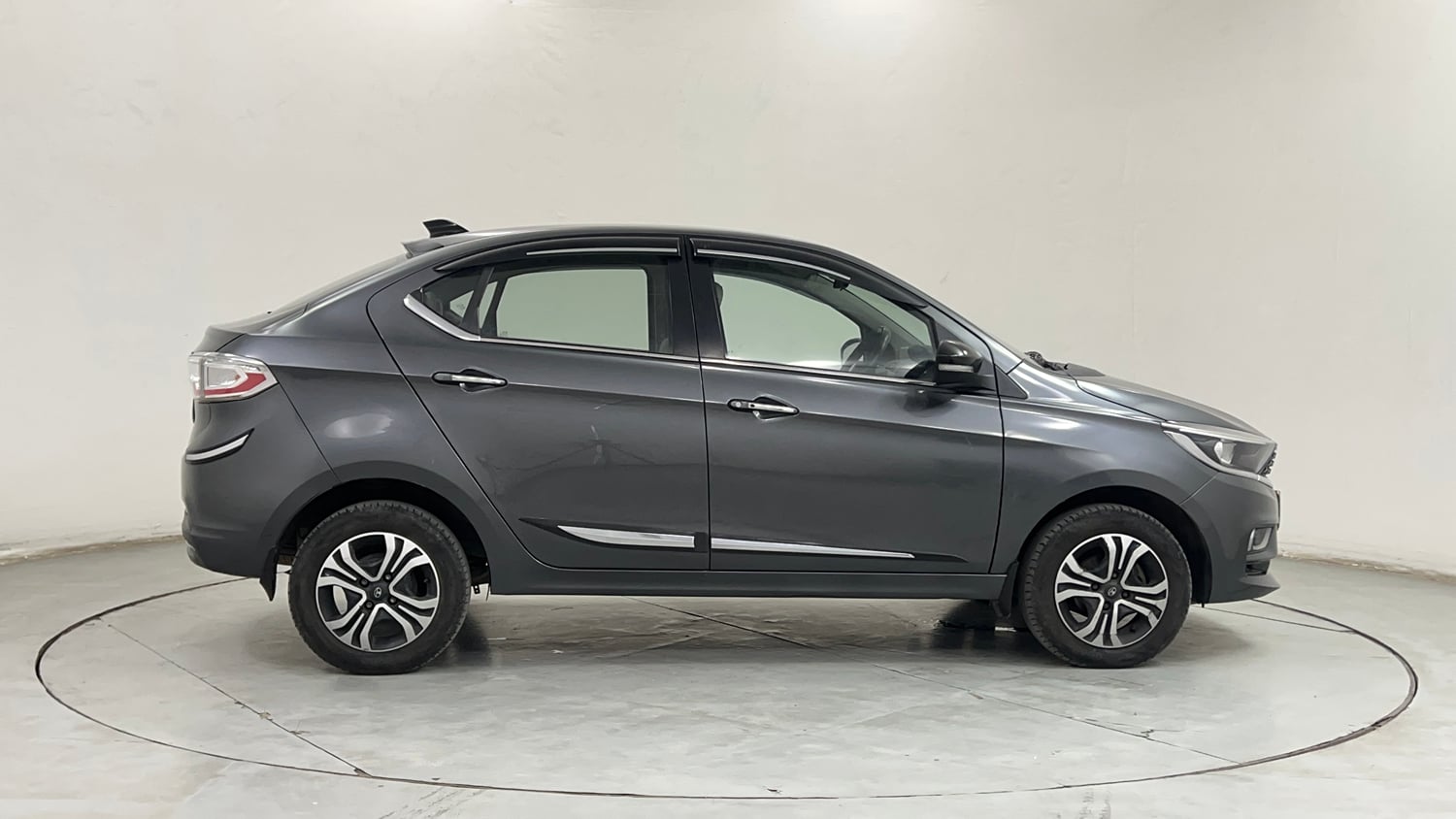 Used 2024 Tata Tigor XZA Plus iCNG Cng Automatic exterior RIGHT SIDE VIEW