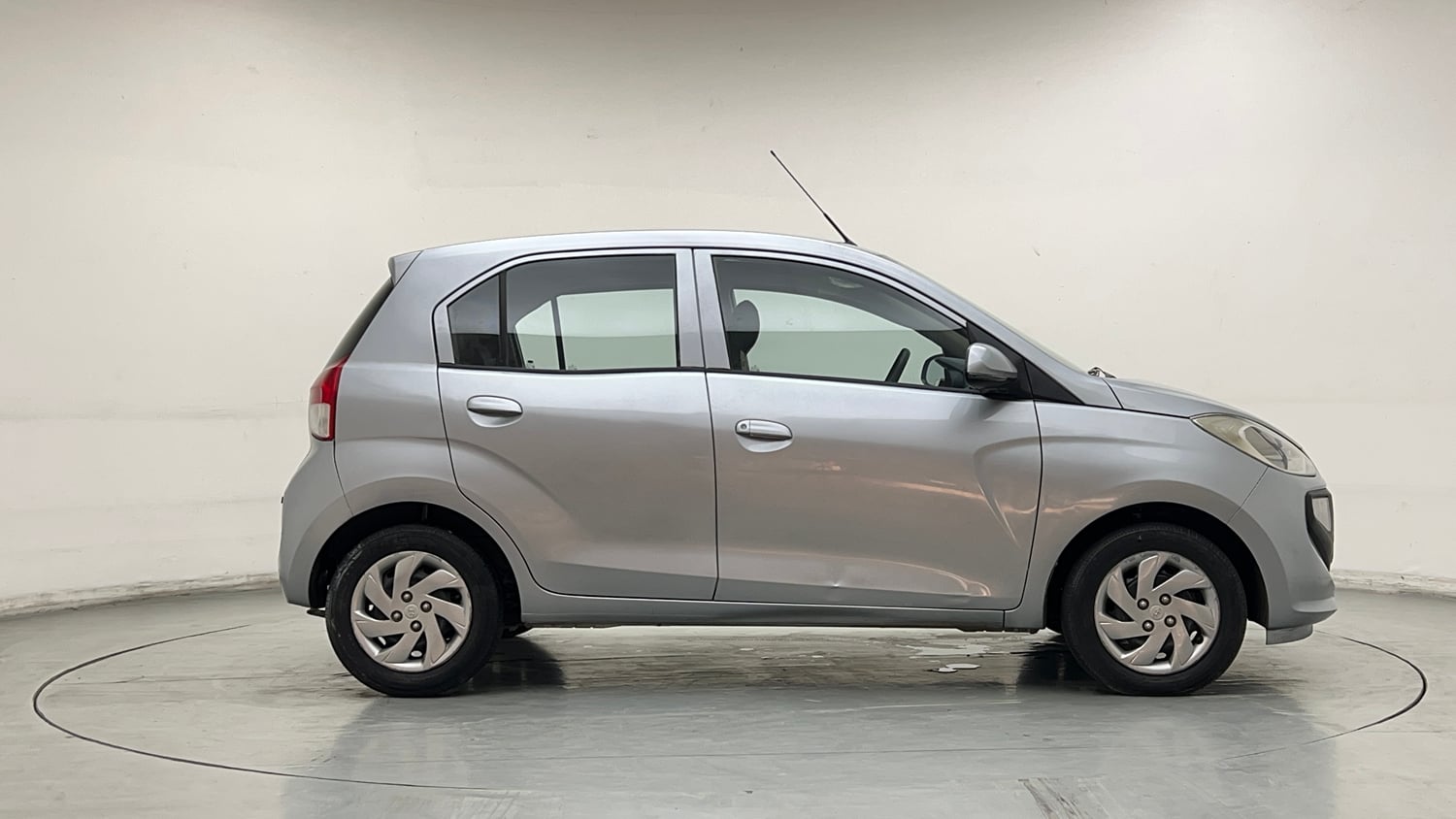 Used 2021 Hyundai Santro Sportz Petrol Manual exterior RIGHT SIDE VIEW