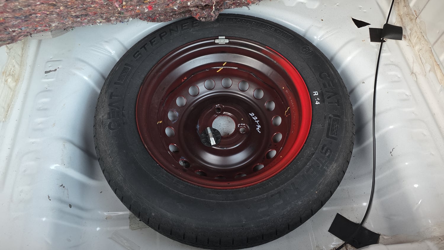 Used 2022 Renault Kwid CLIMBER Petrol Manual tyres SPARE TYRE VIEW