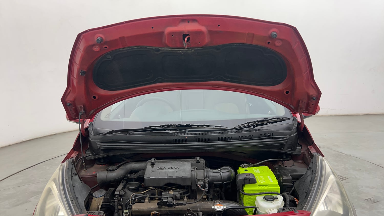 Used 2016 Hyundai Xcent SX 1.1 CRDi Diesel Manual engine ENGINE & BONNET OPEN FRONT VIEW
