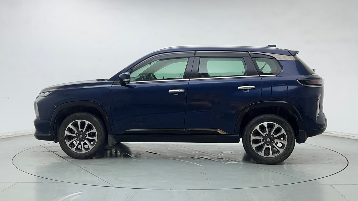 Used 2023 Maruti Suzuki Grand Vitara Zeta Plus Intelligent Hybrid eCVT Hybrid Automatic exterior LEFT SIDE VIEW