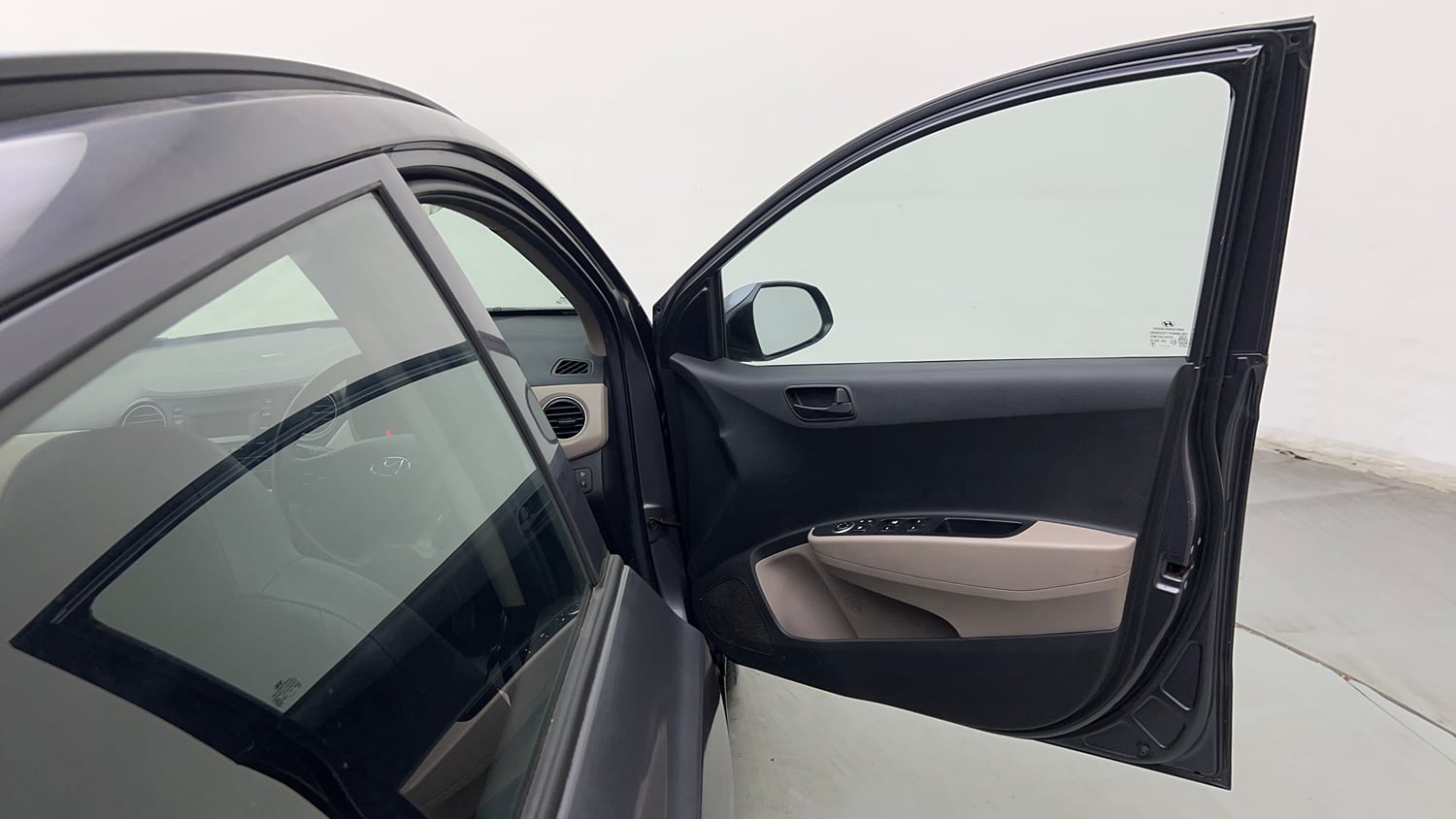 Used 2018 Hyundai Grand i10 Magna 1.2 Kappa VTVT Petrol Manual interior RIGHT FRONT DOOR OPEN VIEW