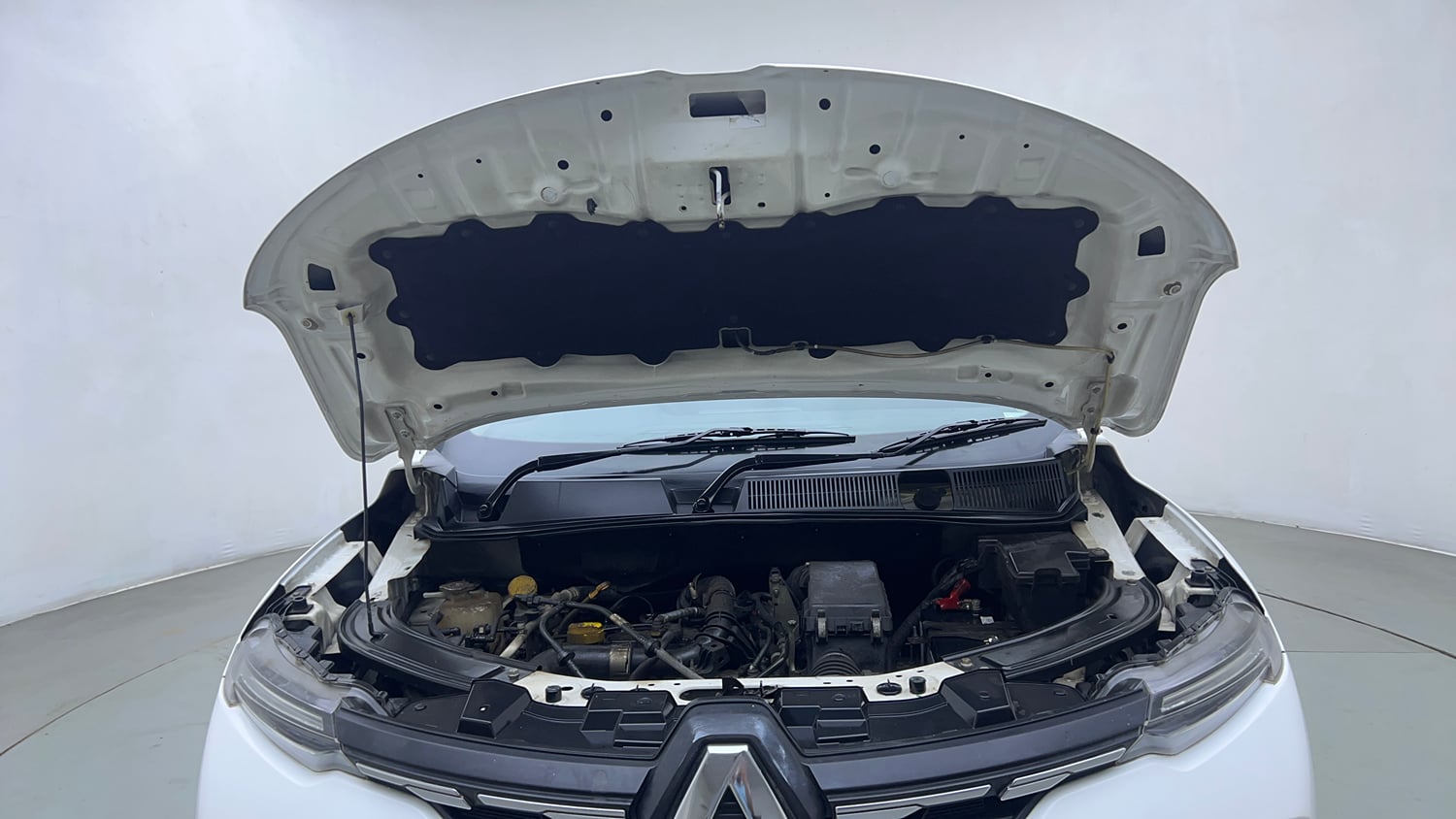 Used 2021 Renault Kiger RXZ Turbo CVT Petrol Automatic engine ENGINE & BONNET OPEN FRONT VIEW