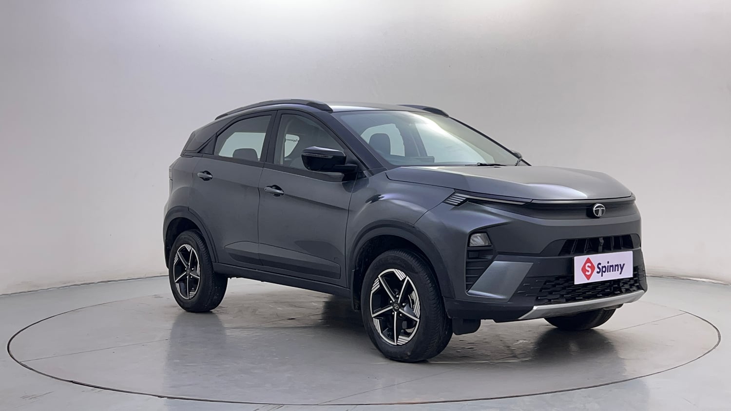 Used 2025 Tata Nexon Creative 1.2 Petrol 6AMT Petrol Automatic exterior RIGHT FRONT CORNER VIEW