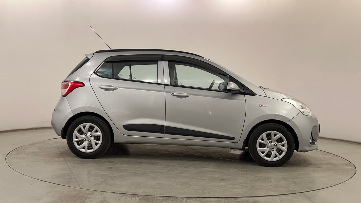 Used 2019 Hyundai Grand i10 Magna 1.2 Kappa VTVT CNG Cng Manual exterior RIGHT SIDE VIEW