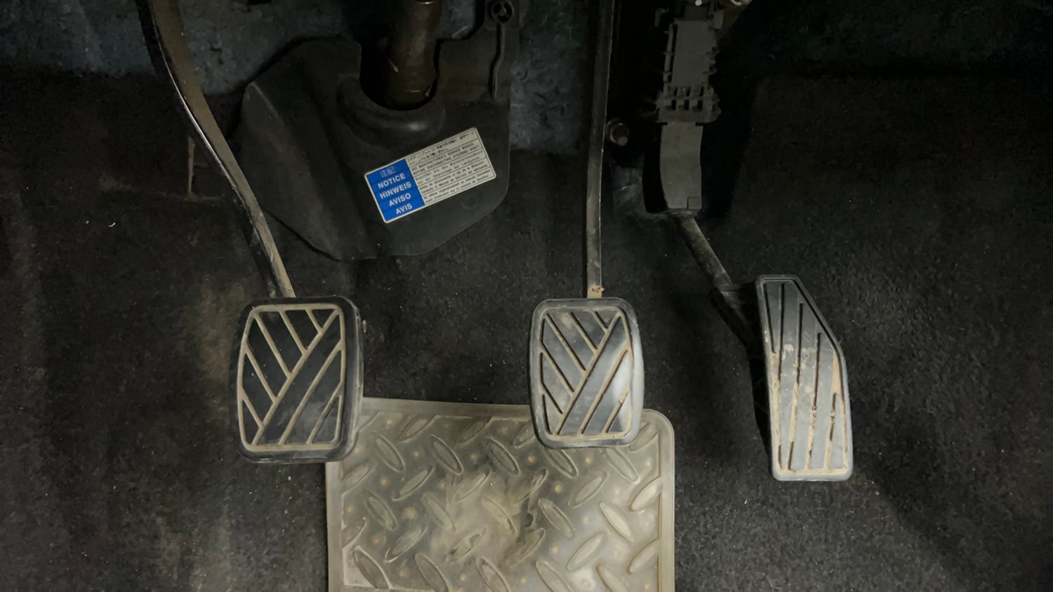 Used 2018 Maruti Suzuki Swift LXi Petrol Manual interior PEDALS VIEW