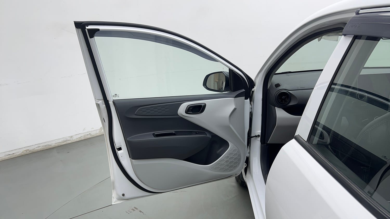 Used 2026 Hyundai Grand i10 Nios Sportz 1.2 Hy-CNG Duo Cng Manual interior LEFT FRONT DOOR OPEN VIEW