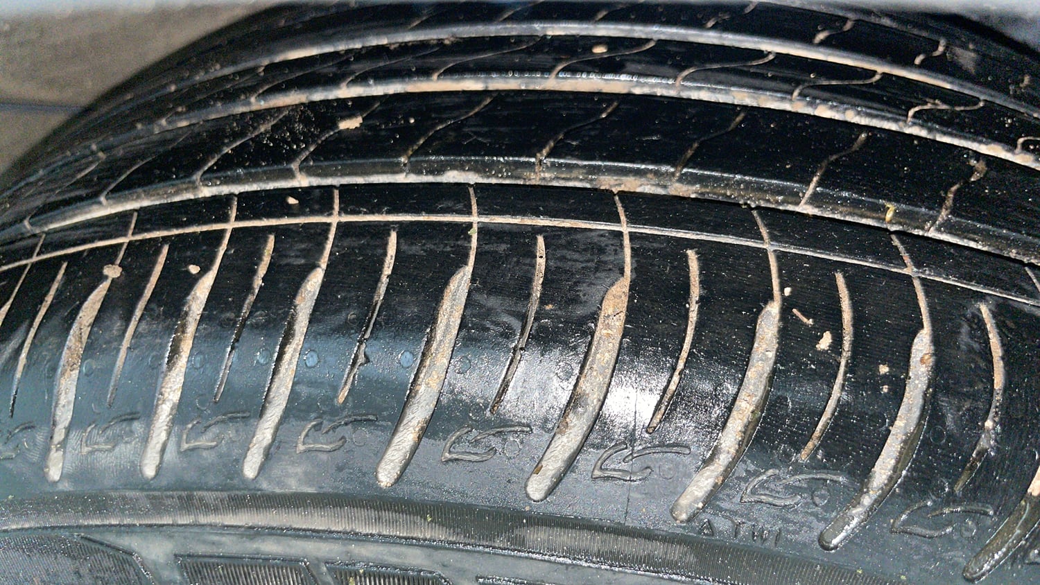 Used 2024 Kia Sonet HTK (O) 1.2 Petrol MT Petrol Manual tyres LEFT REAR TYRE TREAD VIEW