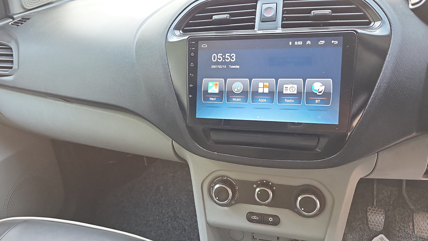 Used 2020 Tata Tiago XE Petrol Manual interior MUSIC SYSTEM & AC CONTROL VIEW