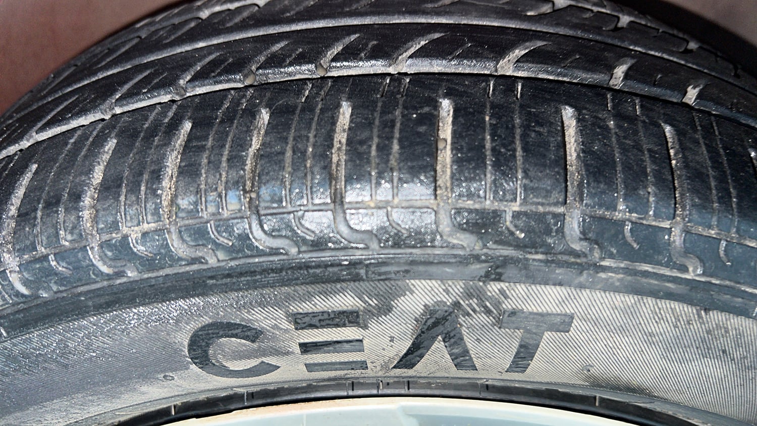 Used 2018 Maruti Suzuki Ignis Delta 1.2 AMT Petrol Automatic tyres RIGHT FRONT TYRE TREAD VIEW