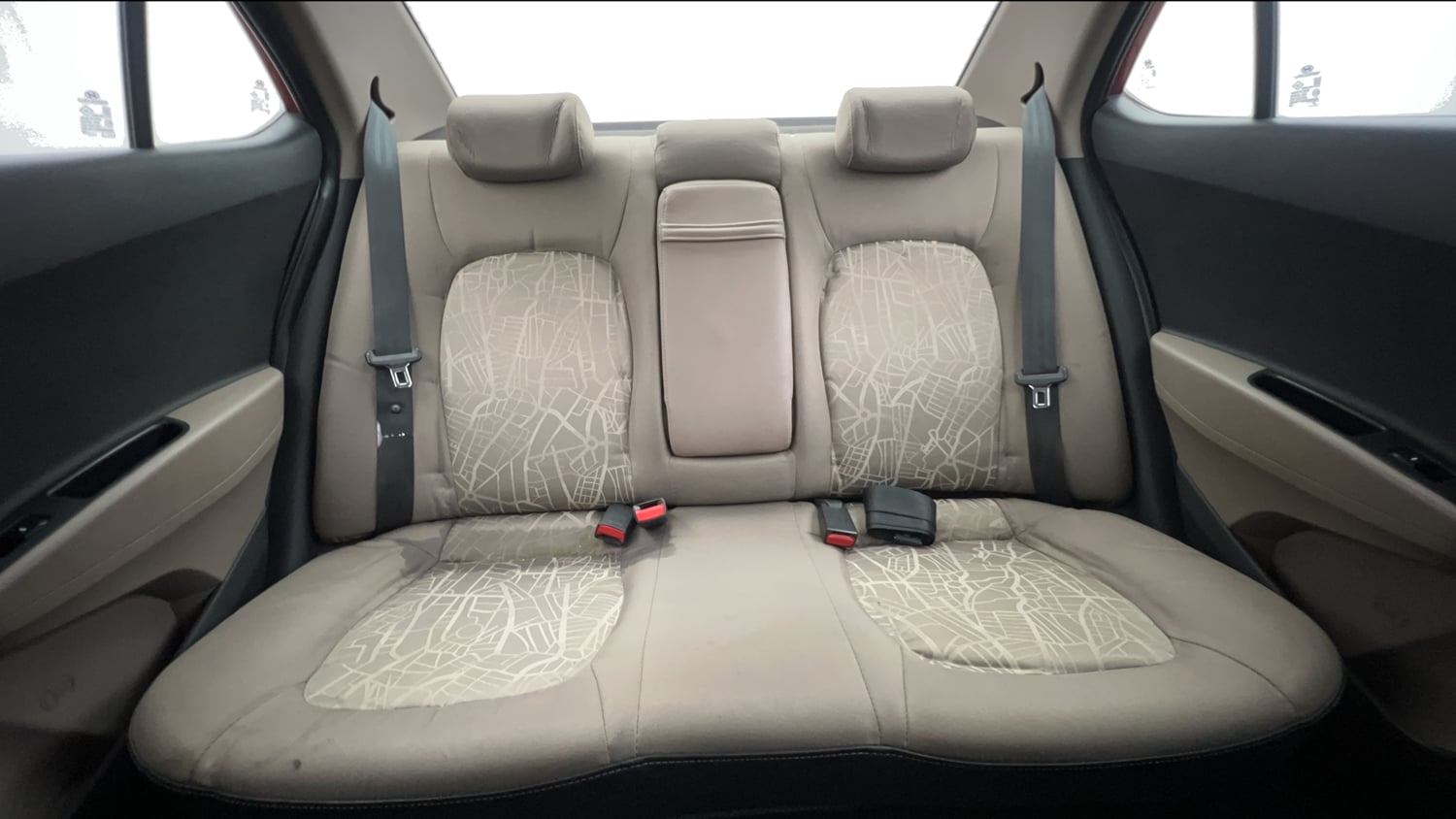 Used 2016 Hyundai Xcent SX 1.1 CRDi Diesel Manual interior REAR SEAT CONDITION VIEW