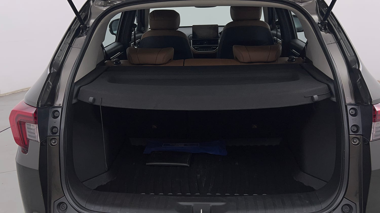 Used 2024 Honda Elevate ZX CVT Petrol Automatic interior DICKY INSIDE VIEW