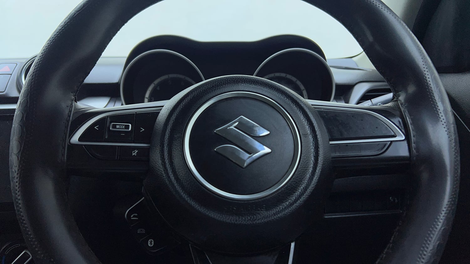 Used 2019 Maruti Suzuki Swift VXi Petrol Manual top_features Steering mounted controls