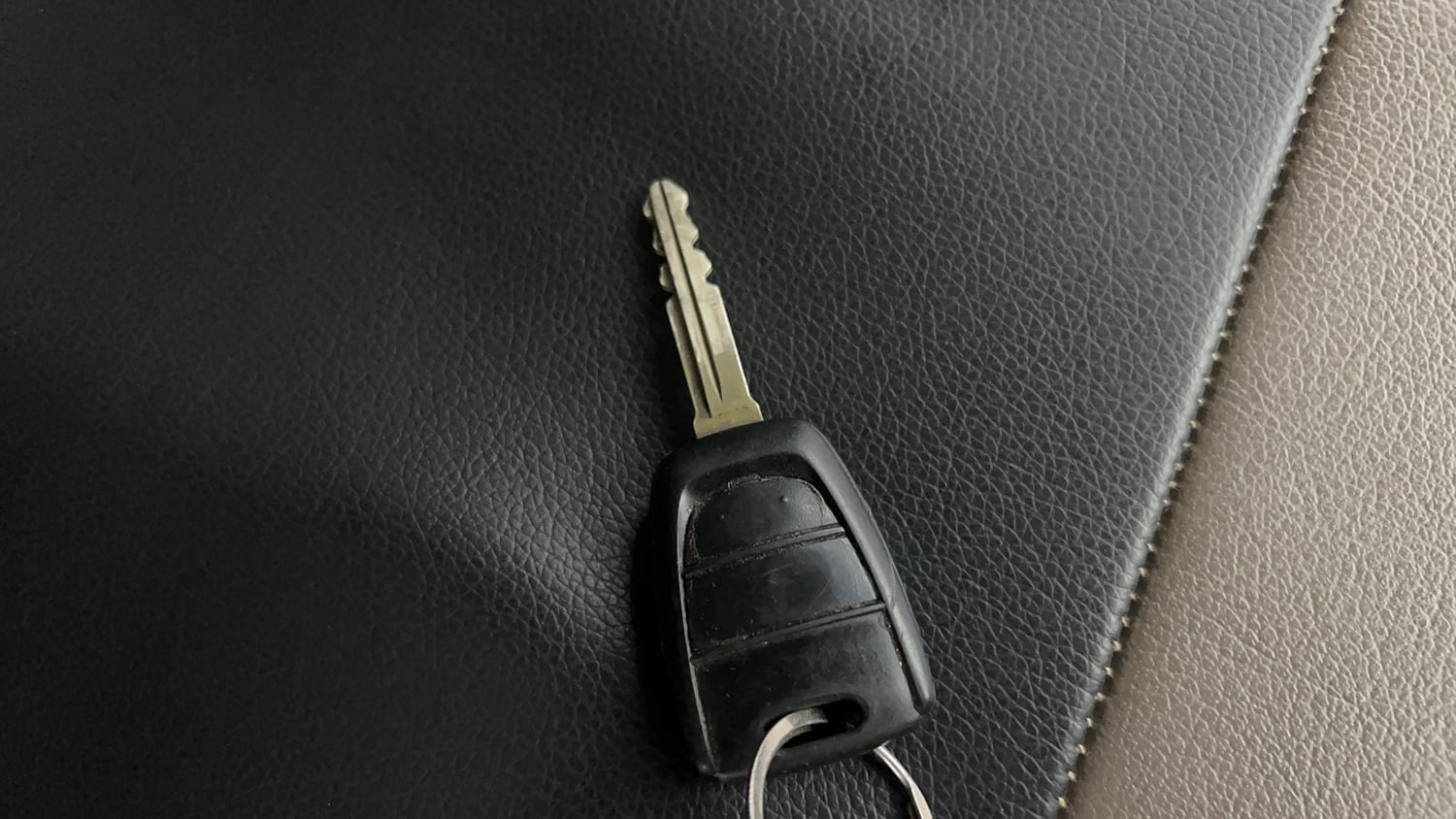 Used 2020 Hyundai Grand i10 Sportz 1.2 Kappa VTVT Petrol Manual extra CAR KEY VIEW