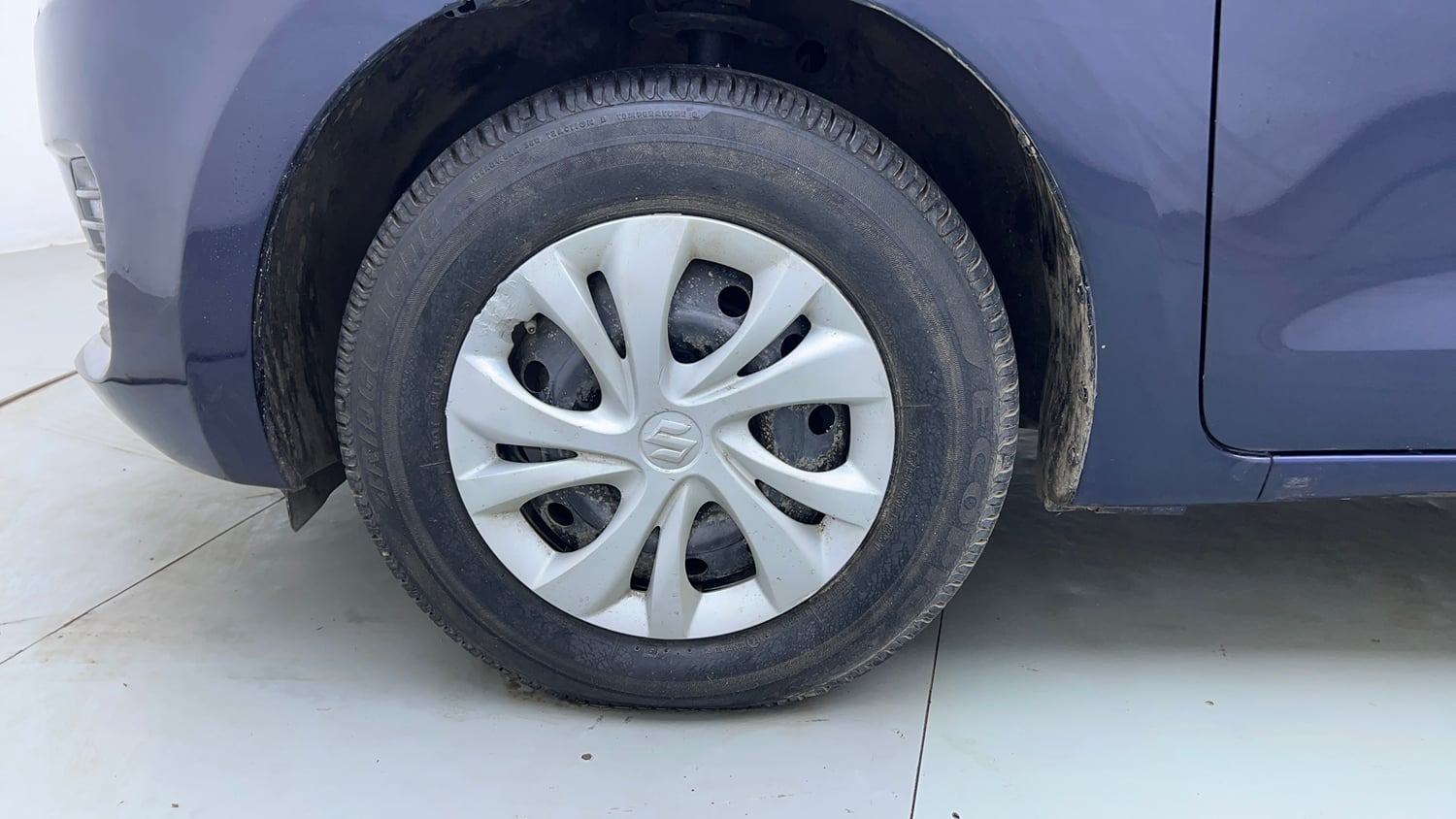 Used 2019 Maruti Suzuki Swift VXi Petrol Manual tyres LEFT FRONT TYRE RIM VIEW