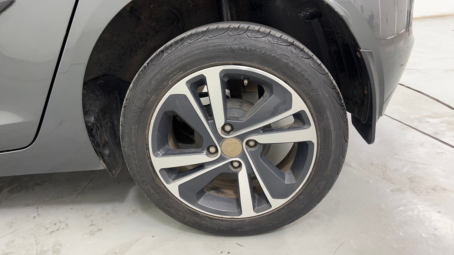 Used 2022 Tata Altroz XZ Diesel Diesel Manual tyres LEFT REAR TYRE RIM VIEW