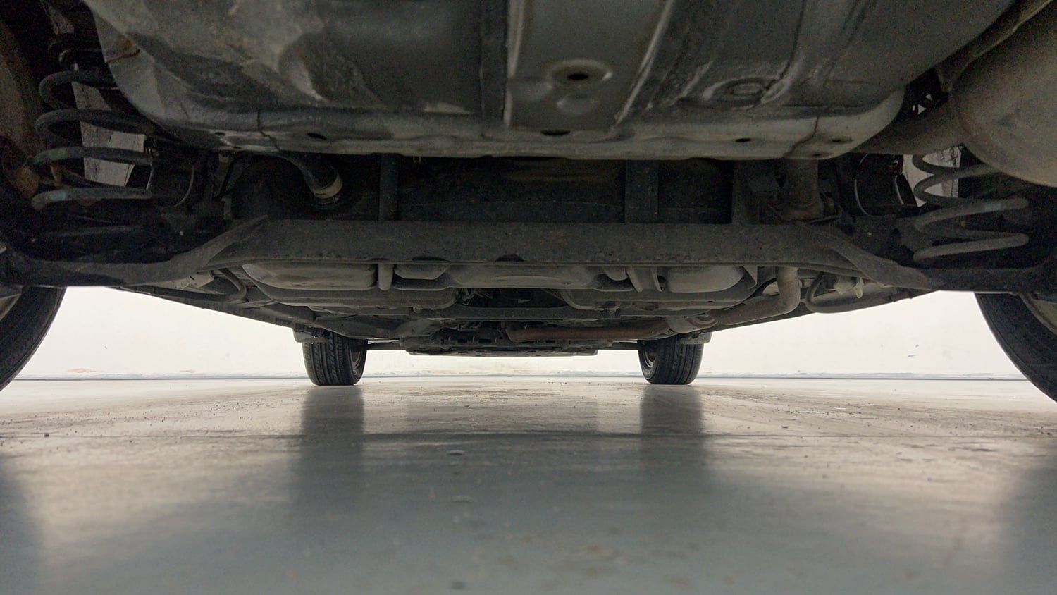 Used 2018 Honda City V Petrol Petrol Manual extra REAR UNDERBODY VIEW (TAKEN FROM REAR)