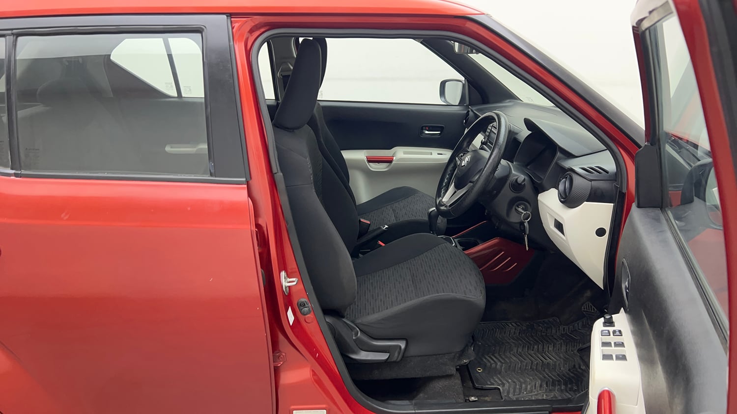 Used 2018 Maruti Suzuki Ignis Delta 1.2 AMT Petrol Automatic interior RIGHT SIDE FRONT DOOR CABIN VIEW