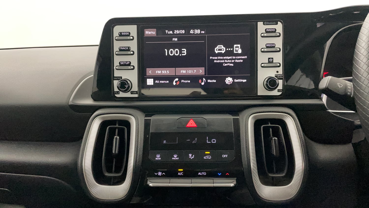Used 2024 Kia Sonet HTK (O) 1.2 Petrol MT Petrol Manual interior MUSIC SYSTEM & AC CONTROL VIEW