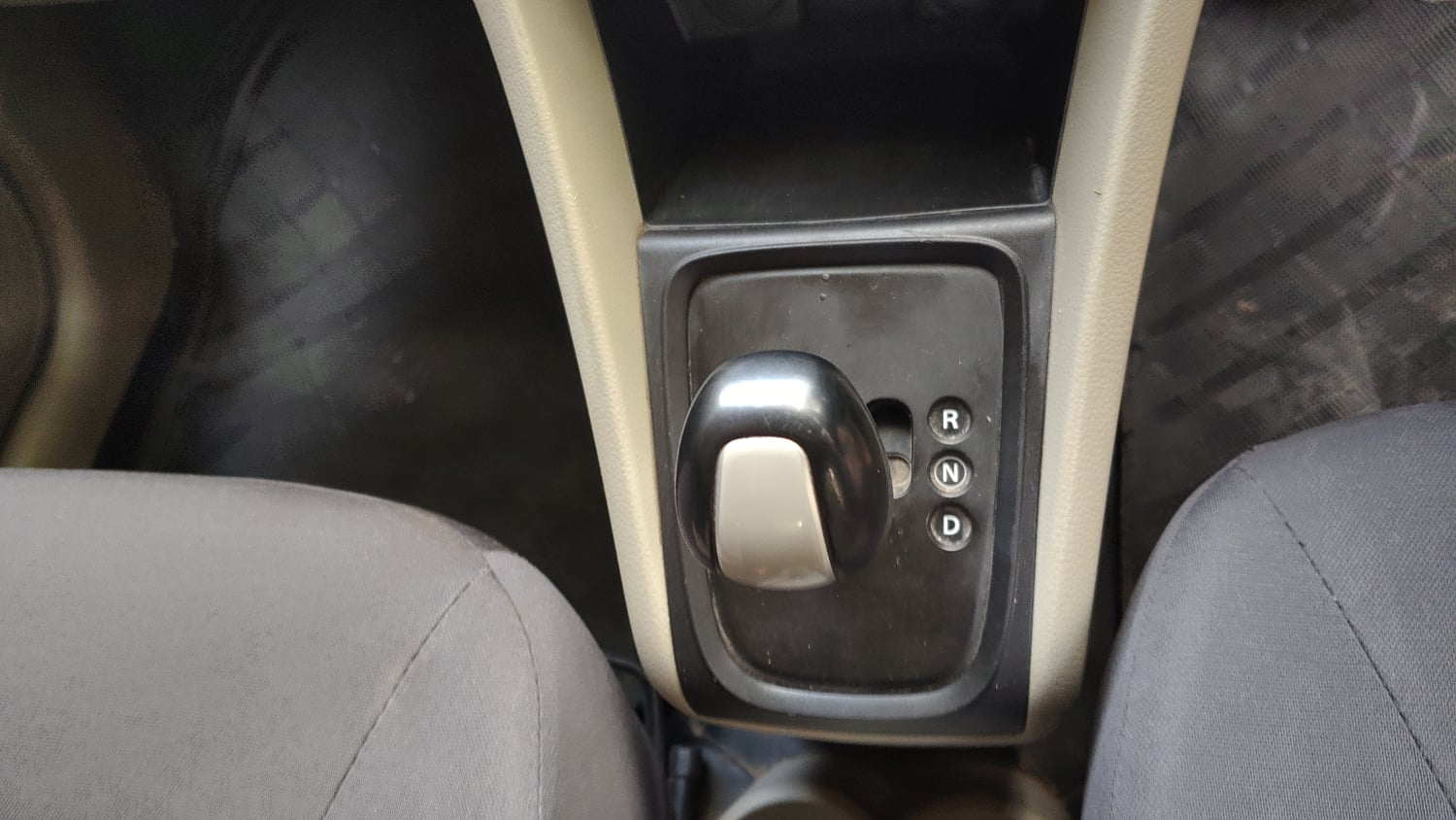 Used 2017 Maruti Suzuki Celerio VXi AMT Petrol Automatic interior GEAR  KNOB VIEW