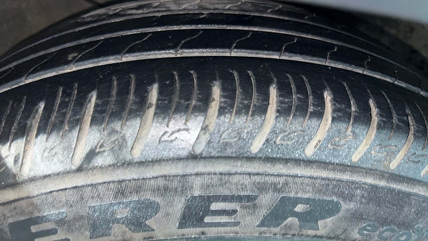 Used 2022 Kia Sonet HTX 1.5 Diesel Manual tyres RIGHT FRONT TYRE TREAD VIEW
