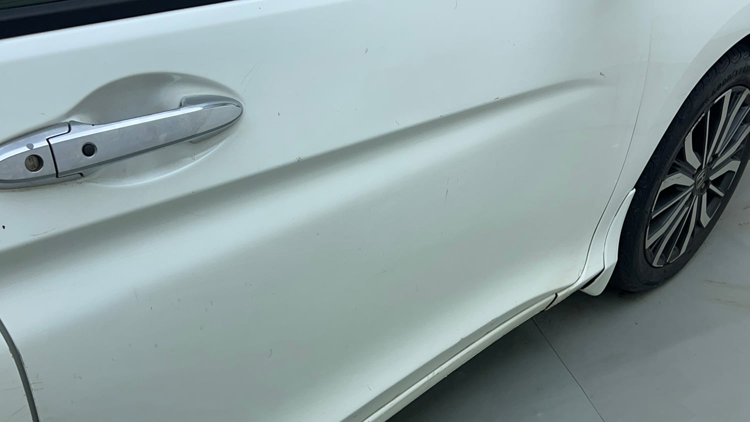 Used 2017 Honda City ZX CVT Petrol Petrol Automatic dents MINOR SCRATCH