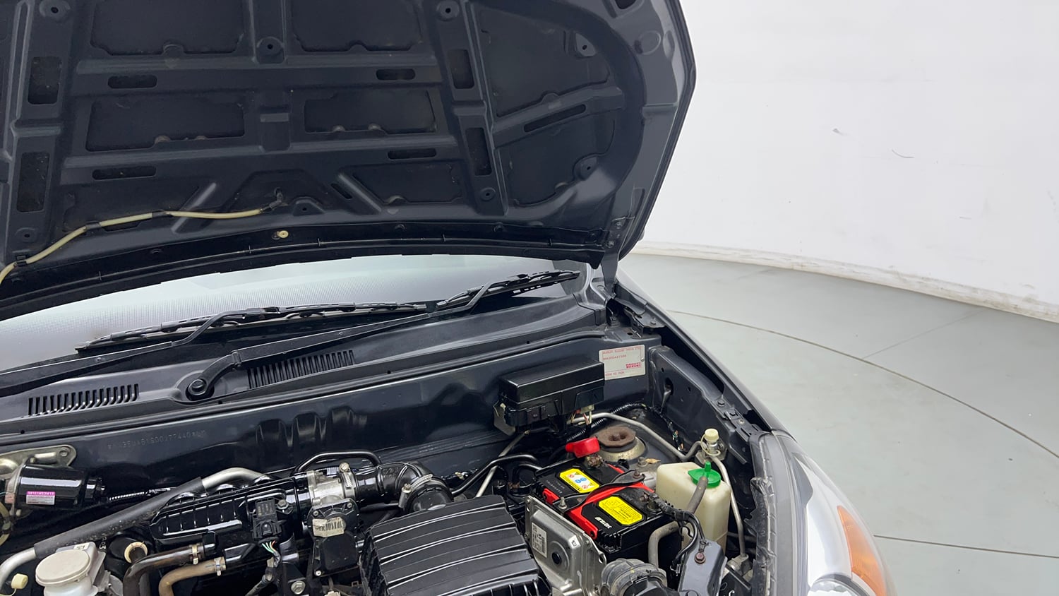 Used 2021 Maruti Suzuki Alto 800 LXi (O) Petrol Manual engine ENGINE LEFT SIDE HINGE & APRON VIEW