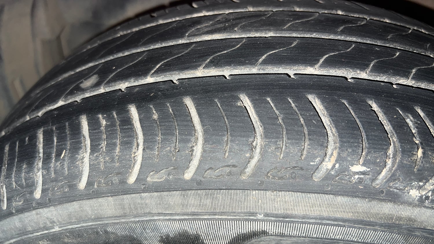 Used 2022 Honda Amaze VX MT 1.2 Petrol Petrol Manual tyres LEFT FRONT TYRE TREAD VIEW
