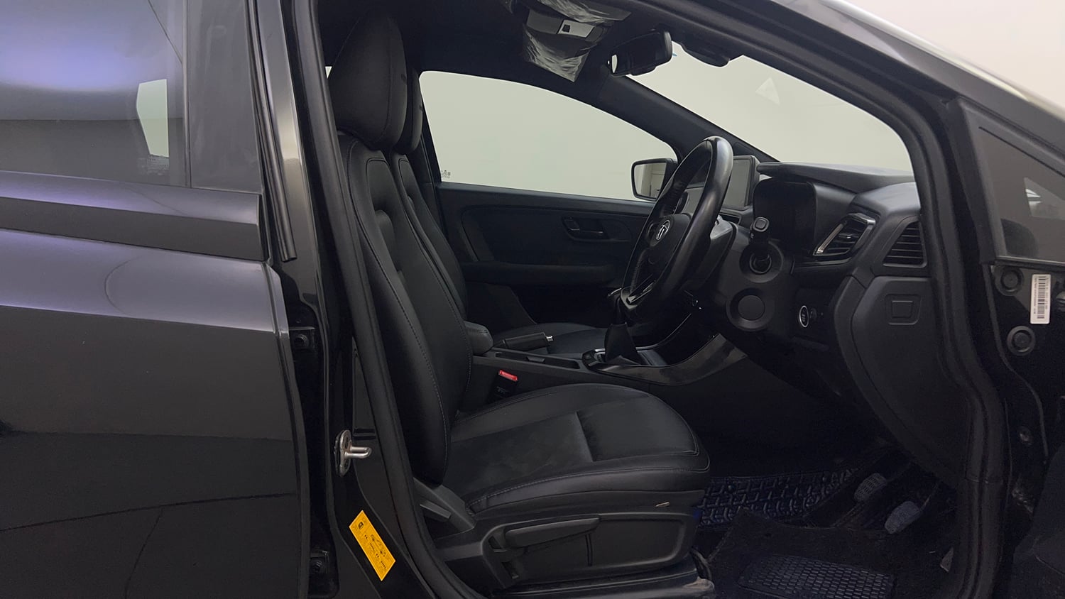 Used 2022 Tata Altroz XZ Plus i-Turbo Petrol Dark Edition Petrol Manual interior RIGHT SIDE FRONT DOOR CABIN VIEW