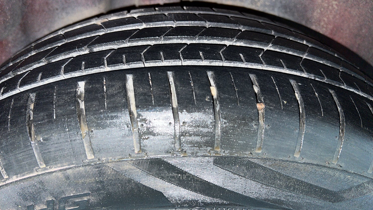 Used 2015 Volkswagen Polo Highline1.2L (P) Petrol Manual tyres RIGHT REAR TYRE TREAD VIEW