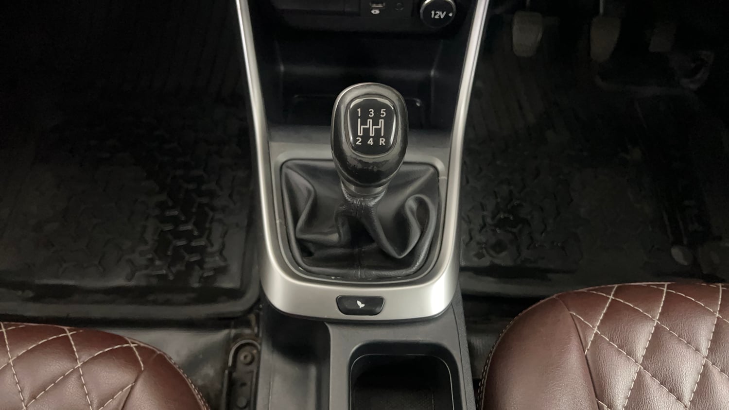Used 2022 Tata Altroz XZ Diesel Diesel Manual interior GEAR  KNOB VIEW