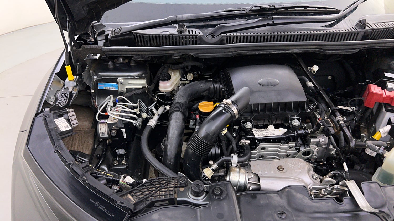 Used 2025 Tata Nexon Creative 1.2 Petrol 6AMT Petrol Automatic engine ENGINE RIGHT SIDE HINGE & APRON VIEW